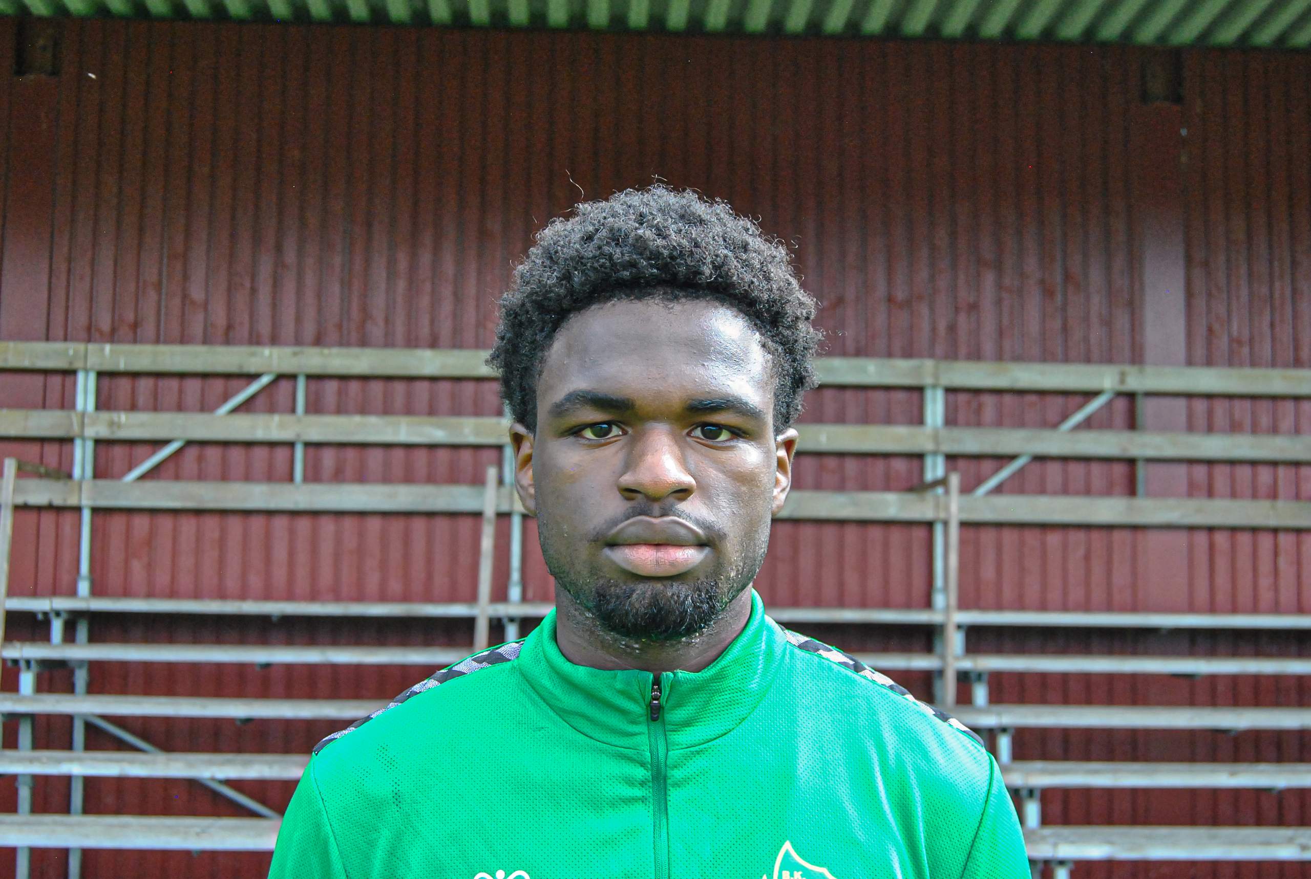 Linus Okoli flyttas upp till A-laget